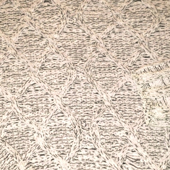 My Michelle cropped oversized cable sweater - Picture 4 of 6